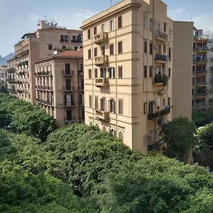https://casetta-politeama.palermohotels.org
