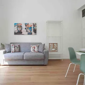 https://la-casa-al-politeama.palermohotels.org